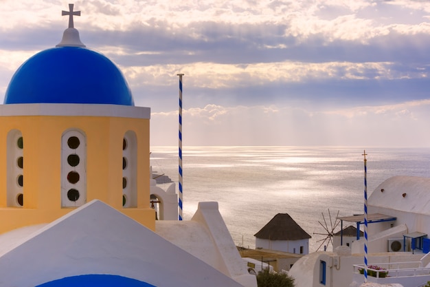 Oia ao pôr do sol, santorini, grécia