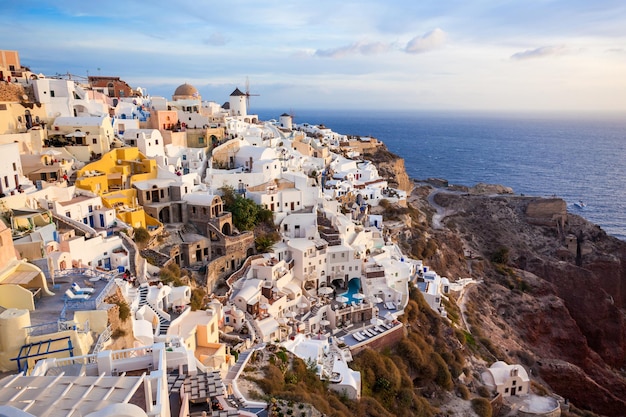 Oia ou Ia é uma pequena cidade no sul do Mar Egeu, nas ilhas de Santorini, nas Cíclades, na Grécia