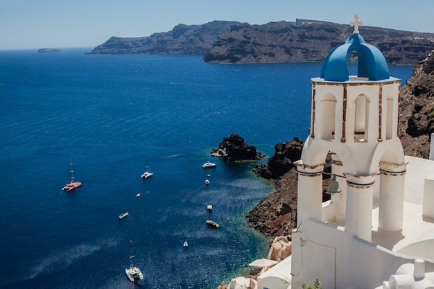 Oia-stadt auf santorini-insel, griechenland.