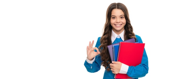 Ok happy Teen Girl mit Notebook zurück zum Schulkind bereit zu studieren Banner der Schülerin Schulkind Schüler Porträt mit Kopie Raum