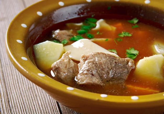 Oksehalesuppe Sopa danesa de rabo de buey