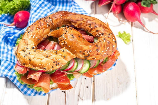 Oktoberfest-Brezel-Sandwich