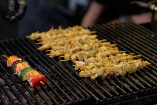 Oktopusspieße bei einem Street Food Festival