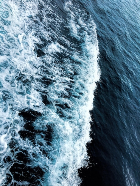 Las olas del agua de mar Fondo del océano