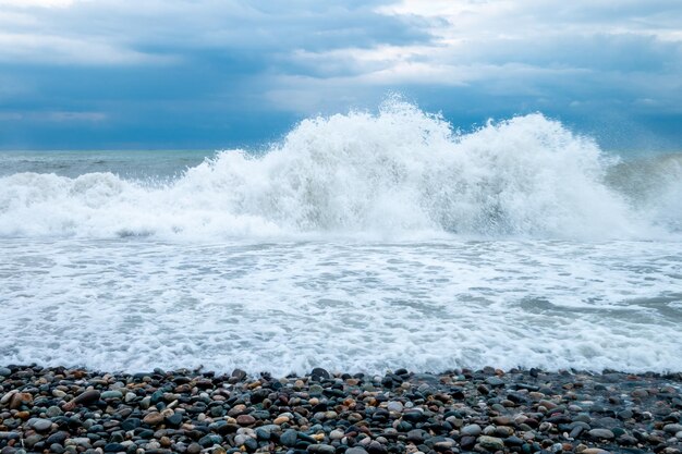 Foto las olas de las orillas de la mar, las olas altas