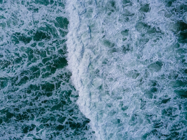 olas en la playa