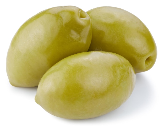 Olive isoliert auf weißem Hintergrund. Beschneidungspfad für Olivenfrüchte. Olivgrünes Makrostudiofoto