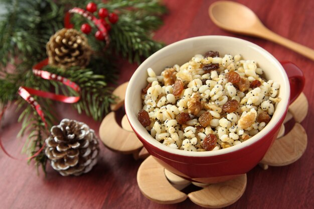 Olla con kutia, comida dulce tradicional de Navidad en Ucrania, Bielorrusia y Polonia