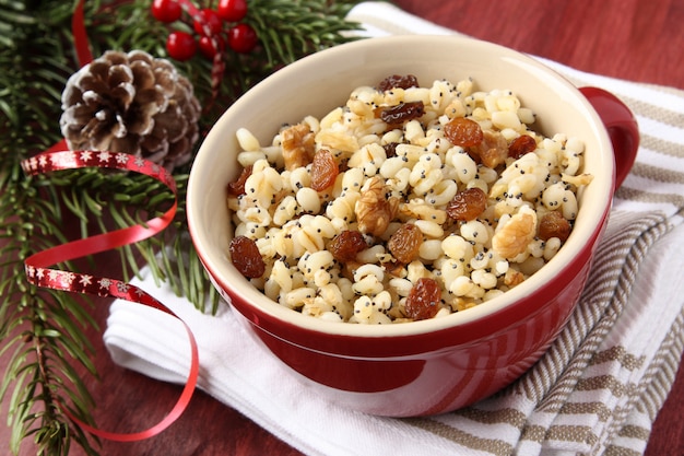 Olla con kutia, comida dulce tradicional de Navidad en Ucrania, Bielorrusia y Polonia