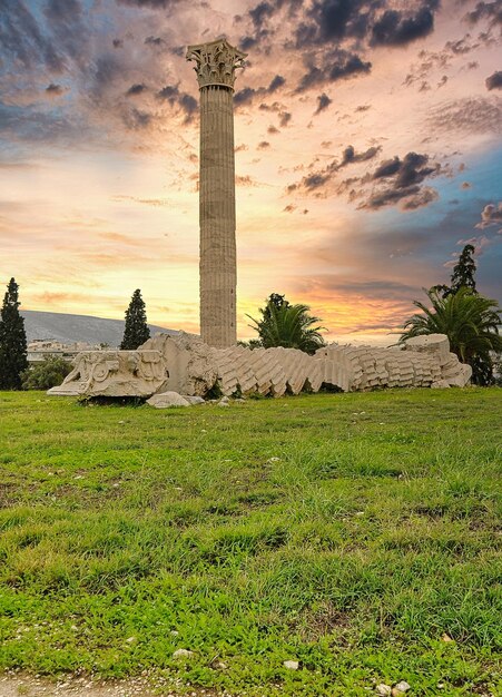 Olympische Zeussäulen ruinssunset in Athen Griechenland