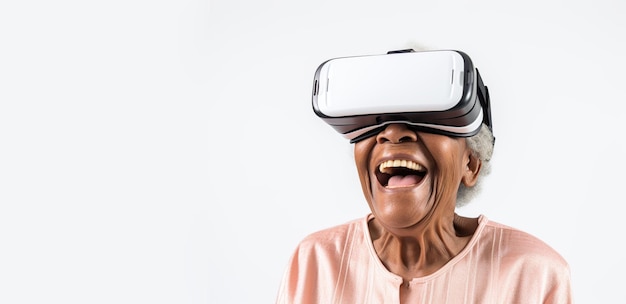 Oma lächelt mit Virtual-Reality-Headset