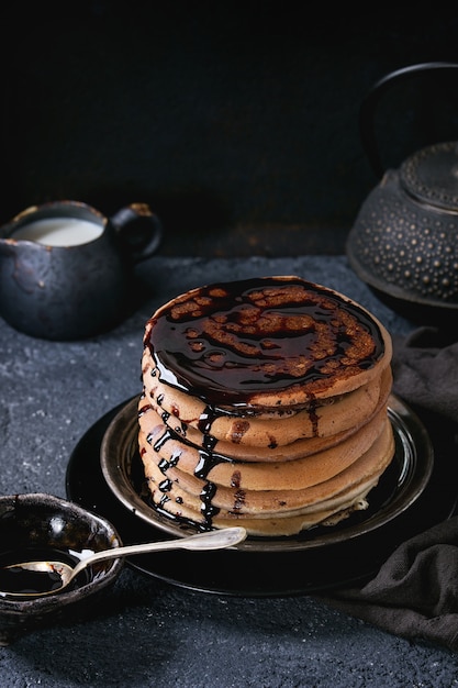 Ombre Schokoladenpfannkuchen