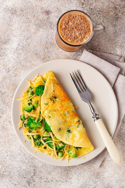 Omelete ceto baixo carb e café à prova de balas