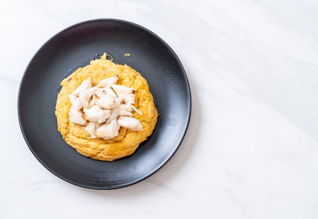 omelete com carne de caranguejo