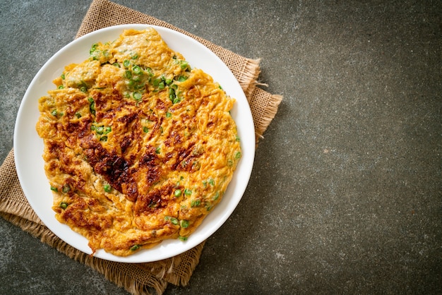 omelete com feijão comprido ou feijão-nhemba - comida caseira