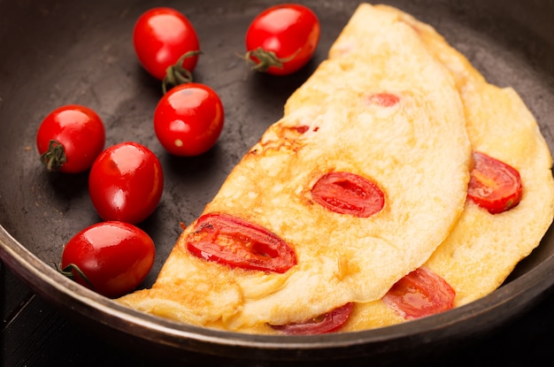 Omelete com tomate