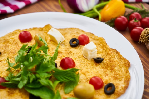 Omelete deliciosa com vegetais