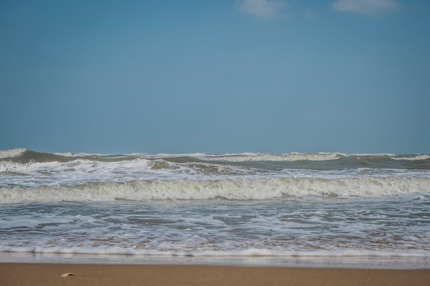 Onda de superfície do oceano perfeita. Fundo do mar e do rio de padrão líquido dos desenhos animados subaquáticos.