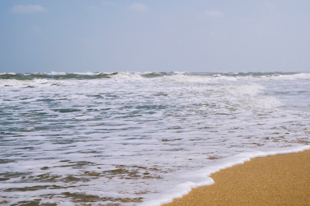 Onda de superfície do oceano perfeita. Fundo do rio e do mar com padrão líquido de desenho animado subaquático. Verão e ideia emocional. Praia e areia