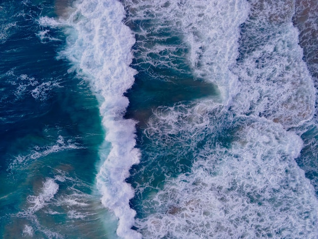 Ondas de cristal na praia