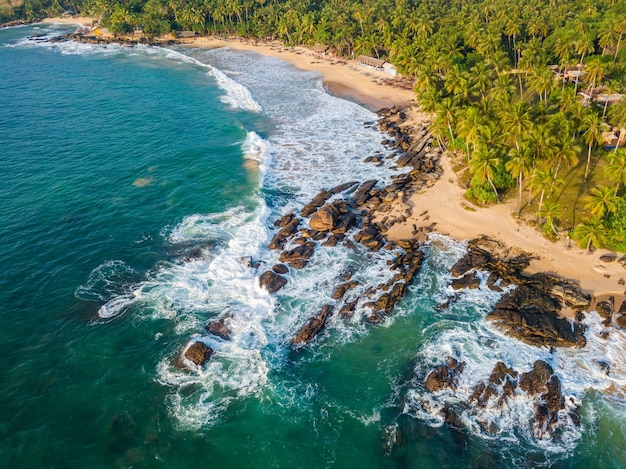 Ondas do mar ao pôr do sol Sri Lanka Drone photo
