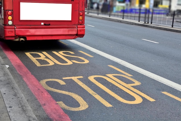 ônibus de Londres outdoor em branco no ônibus de Londres