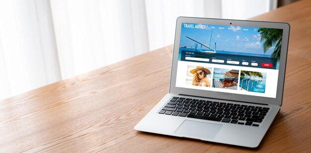 Online-Reisebüro-Website für modische Suche und Reiseplanung