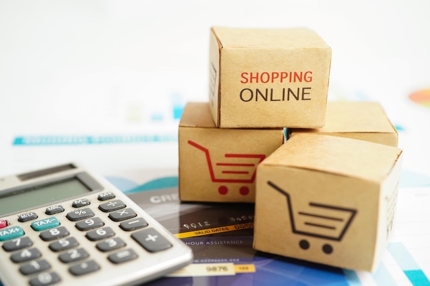 Online-Shopping Warenkorb-Box auf dem Rechner Import Export Finance Commerce