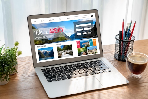 Online-Website von Reisebüros für modische Suche und Reiseplanung.