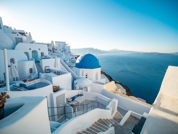 Opinião do por do sol de Oia, ilha de Santorini, Grécia.