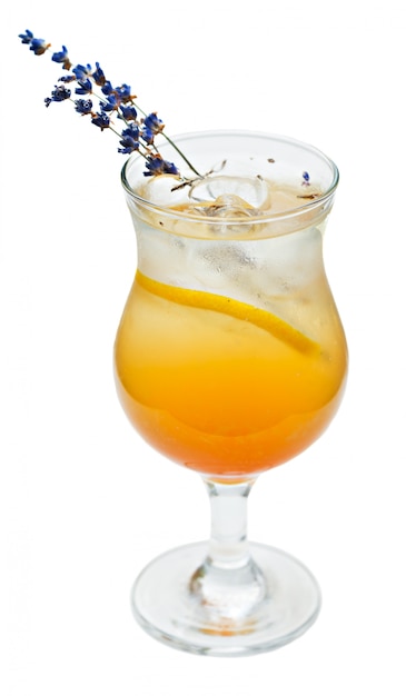 Orange Cocktail im hohen Kugelglas