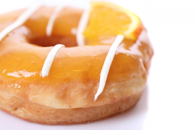 Orange Donut, isoliert auf weiss