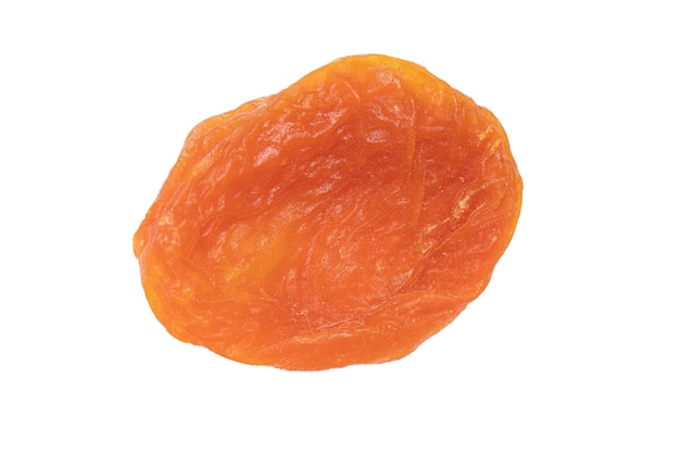Orange getrocknete Aprikose isoliert auf weißem Hintergrund