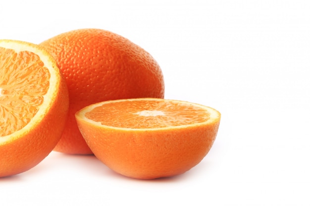 Orange isoliert auf weißem Hintergrund