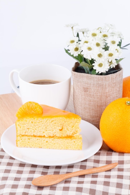 Orangenkuchen mit Kaffee