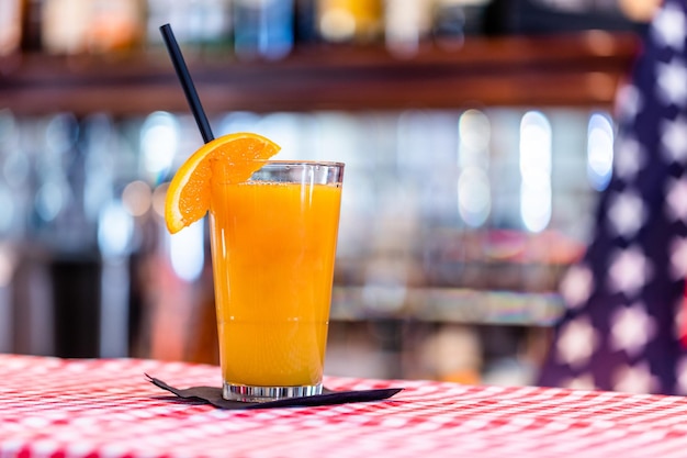 Orangensaft serviert im amerikanischen Restaurant