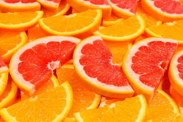 Orangenscheiben und Grapefruits