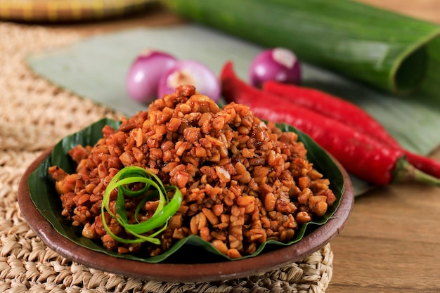 Orek Tempe Stir Fry Tempeh con varias especias