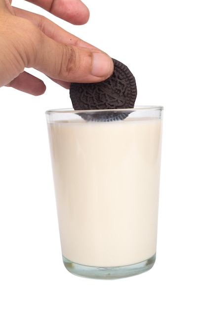 Oreo-Milch isoliert auf weißem Hintergrund