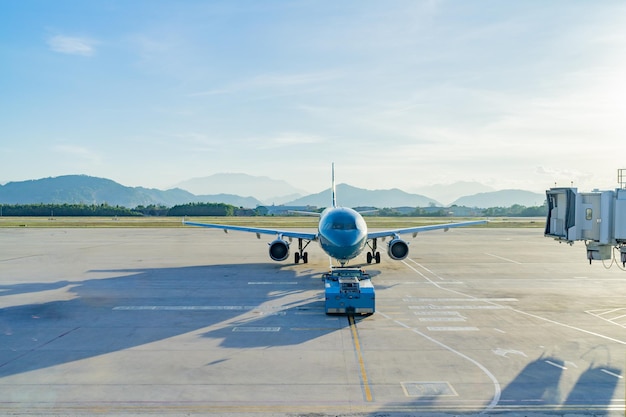 Orientación del rodaje del avión en la pista