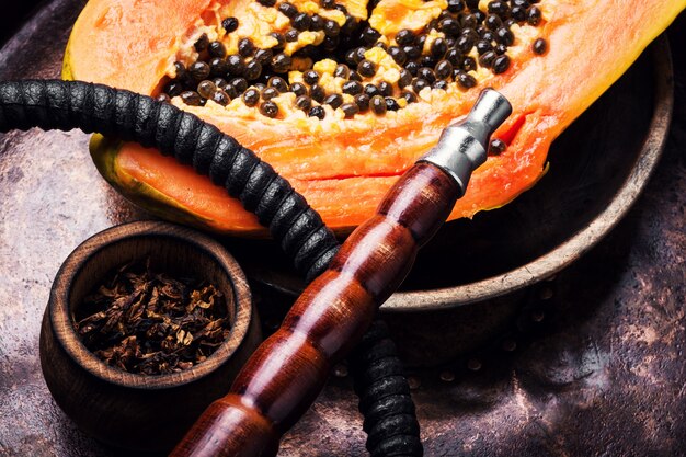 Orientalische Shisha mit Papaya