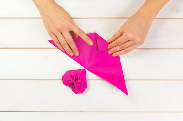 Origami Herz. Symbol des Valentinstags