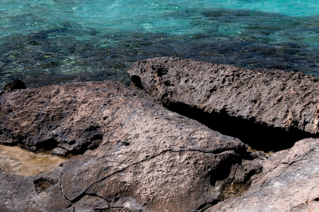 orilla rocosa de la bahía de Balos en la isla griega de Creta