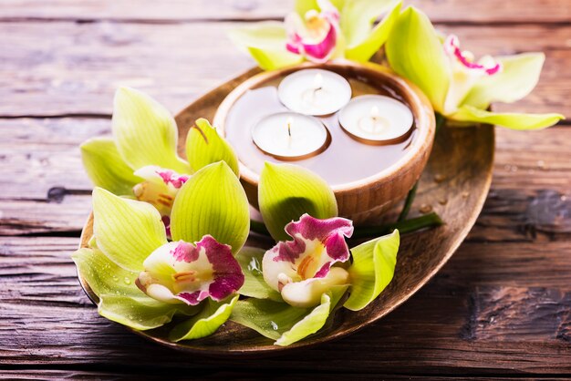 Orquídea e velas