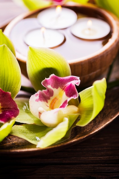 Orquídea e velas