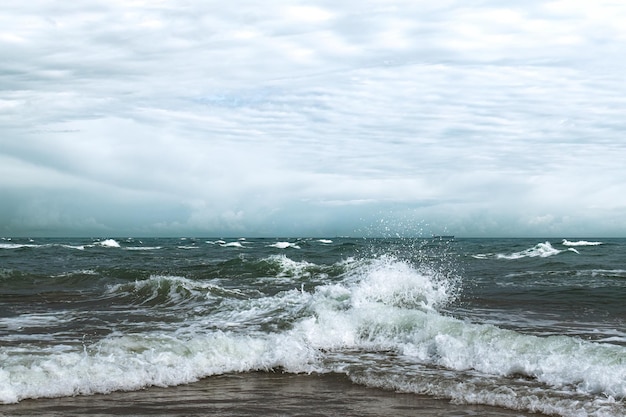 Ort, an dem sich die Ostsee mit der Nordsee in Skagen, Dänemark, trifft