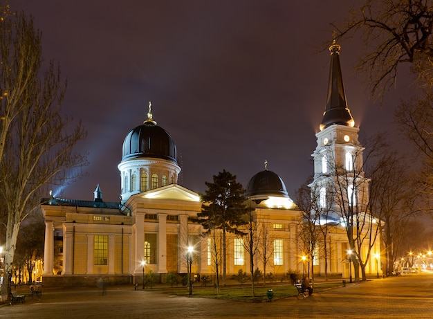 Orthodoxe Kathedrale von Odessa, die der Verklärung des Erlösers bei Nacht gewidmet ist