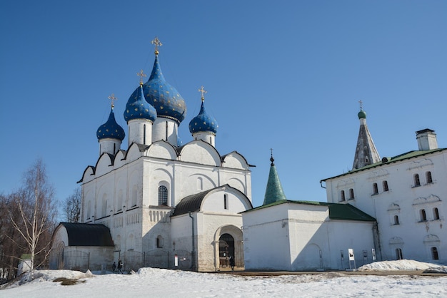 Orthodoxe Kirche im Frühjahr