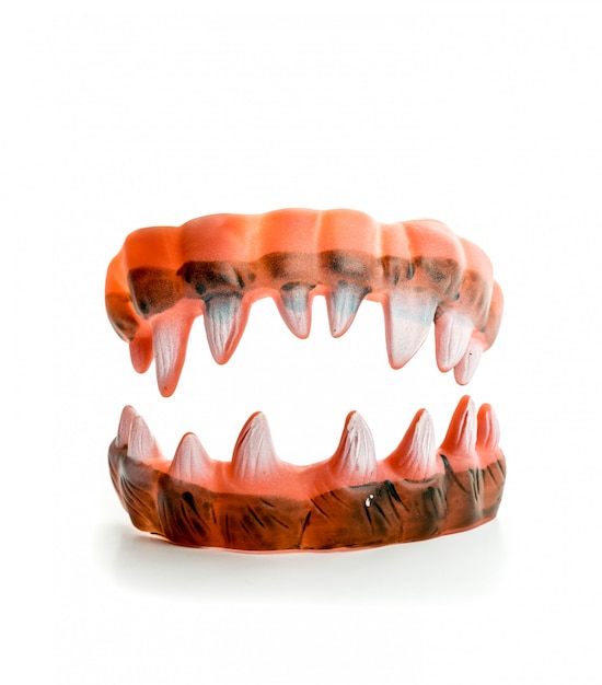 Os dentes afiados e feios do monstro