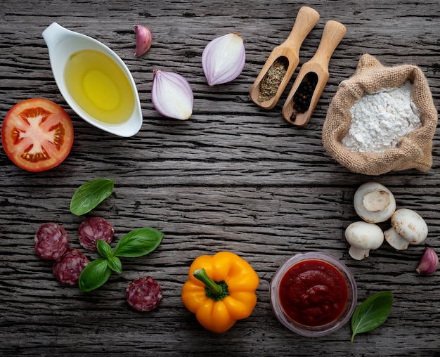 Foto os ingredientes para pizza caseira